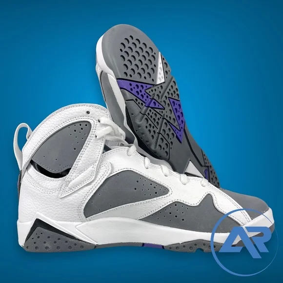 Nike Air Jordan Retro Size 7Y Wmns Flint White Varsity